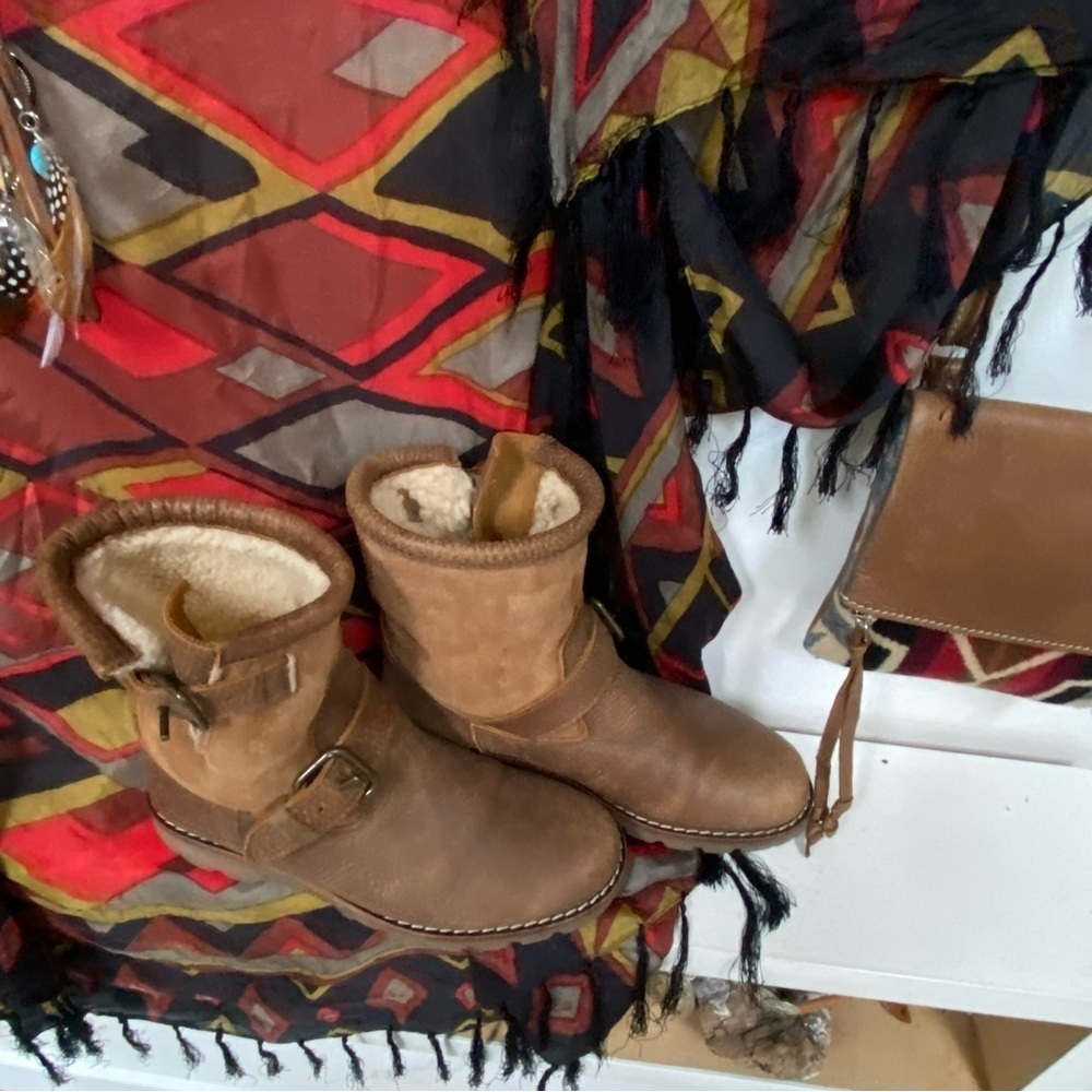 Rare ROOTS shearling TRIBE winter boots w cabin cottage farmhouse vibe - Picture 5 of 16